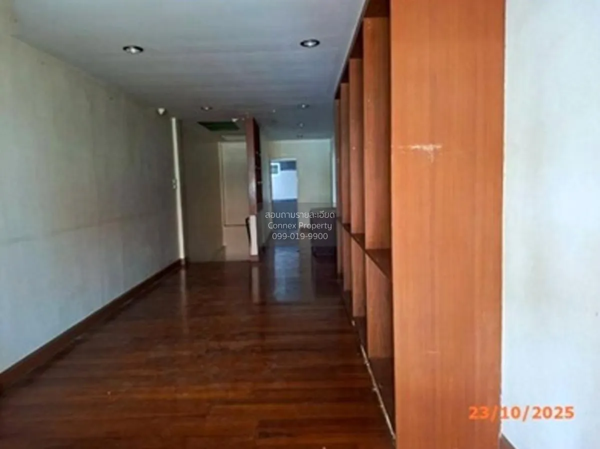 For Sale 2 - storey townhouse area 448 square meters Phra Khanong