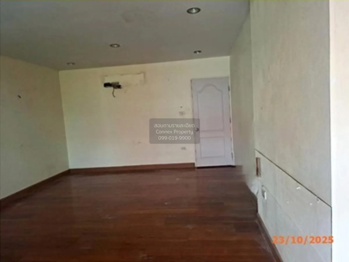 For Sale 2 - storey townhouse area 448 square meters Phra Khanong