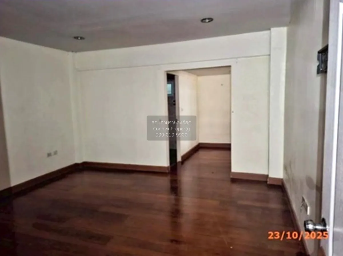 For Sale 2 - storey townhouse area 448 square meters Phra Khanong