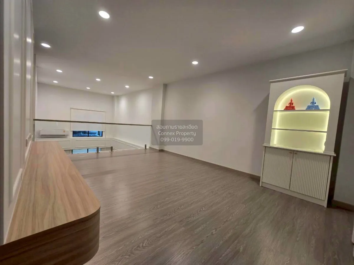 ขายทาวน์เฮ้าส์/ทาวน์โฮม  พรีเมี่ยม เพลส รามอินทรา 14 ห้องมุม ท่าแ