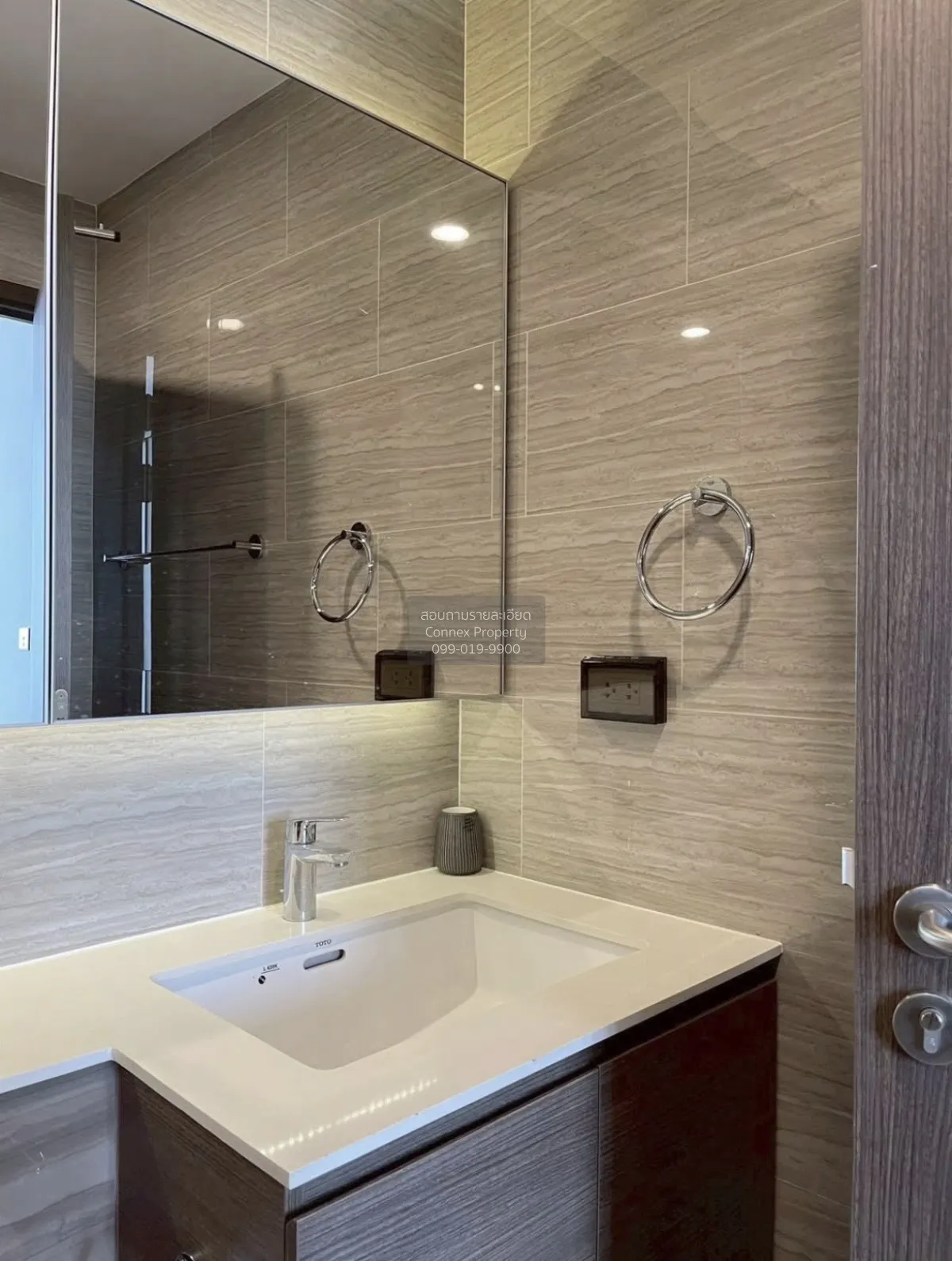 ขายคอนโด  วิสดอม เอสเซ้นส์ BTS-ปุณณวิถี พระโขนง เขต คลองเตย กรุงเ