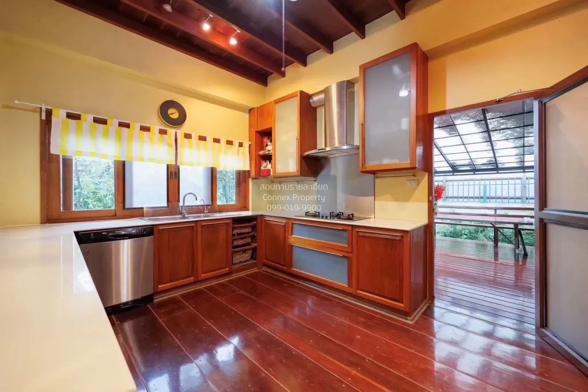 For Sale The private house pool villa Pattanakarn 20 , nice view  3