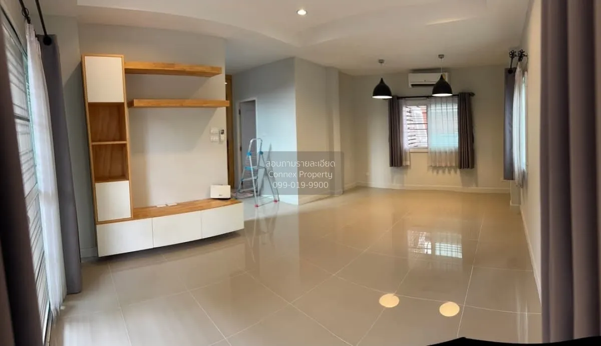 For Sale House , Jirakarn 2 , corner unit , wide frontage , newly 3