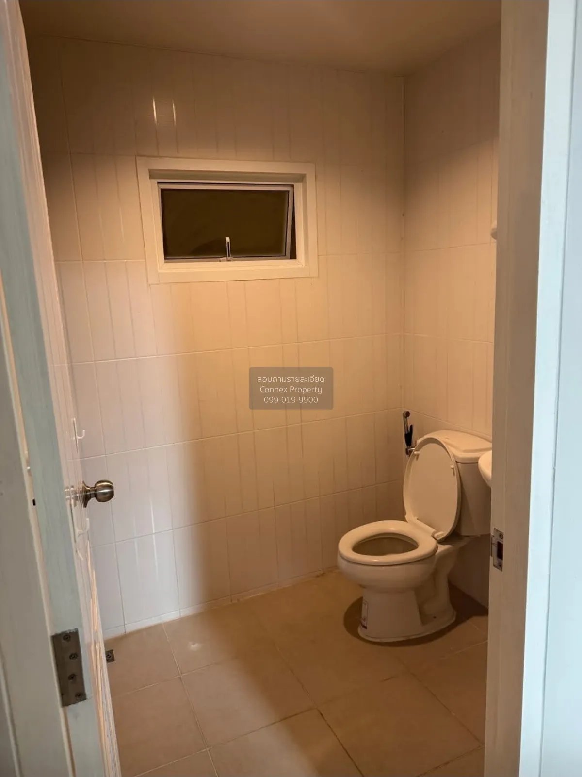 For Sale House , Jirakarn 2 , corner unit , wide frontage , newly