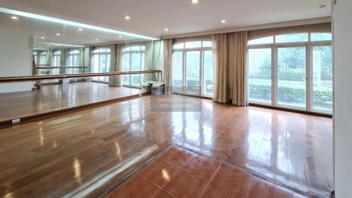 For Sale House , Krisadanakorn 20 Pinklao , wide frontage , Salat