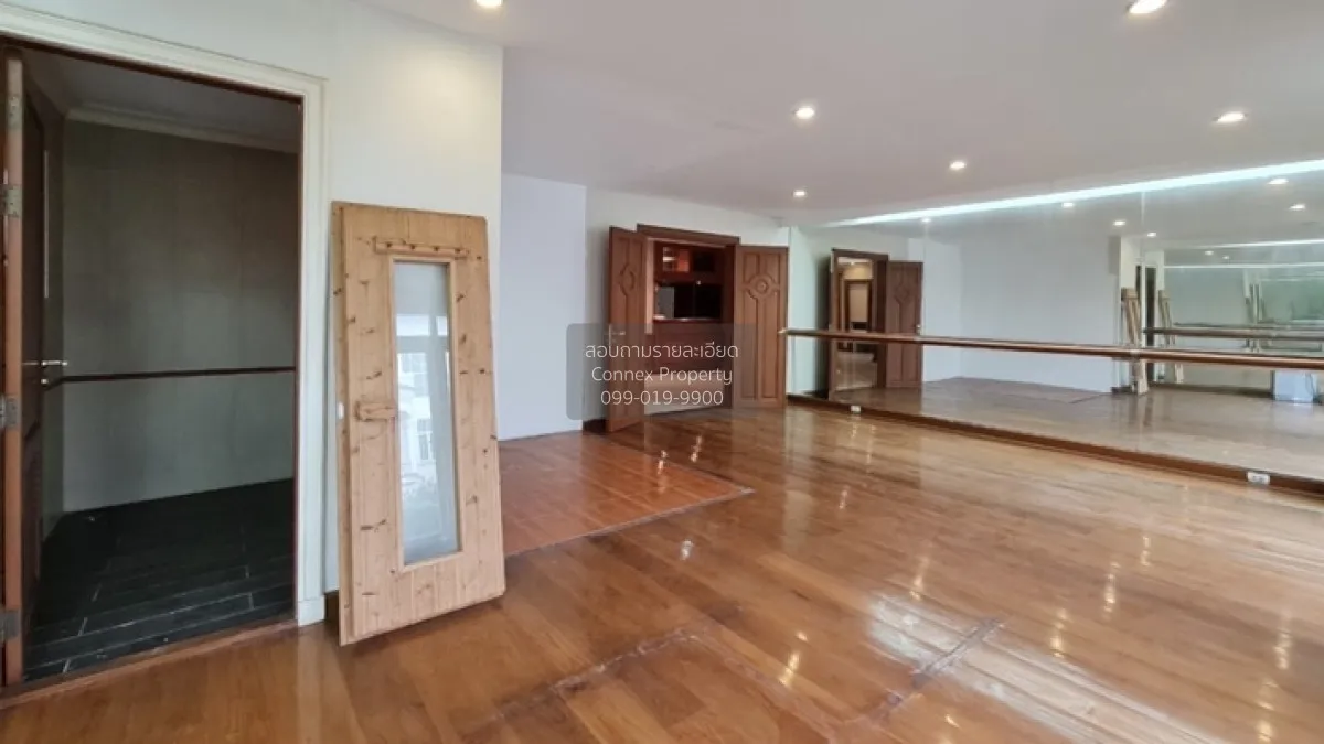 For Sale House , Krisadanakorn 20 Pinklao , wide frontage , Salat