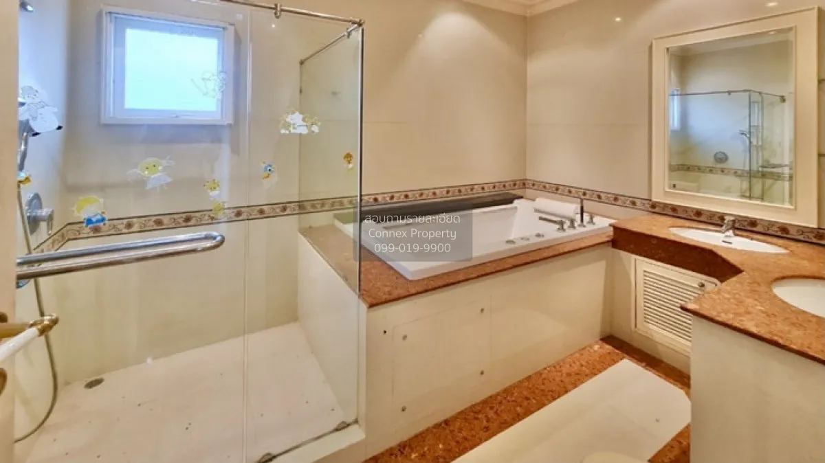 For Sale House , Krisadanakorn 20 Pinklao , wide frontage , Salat