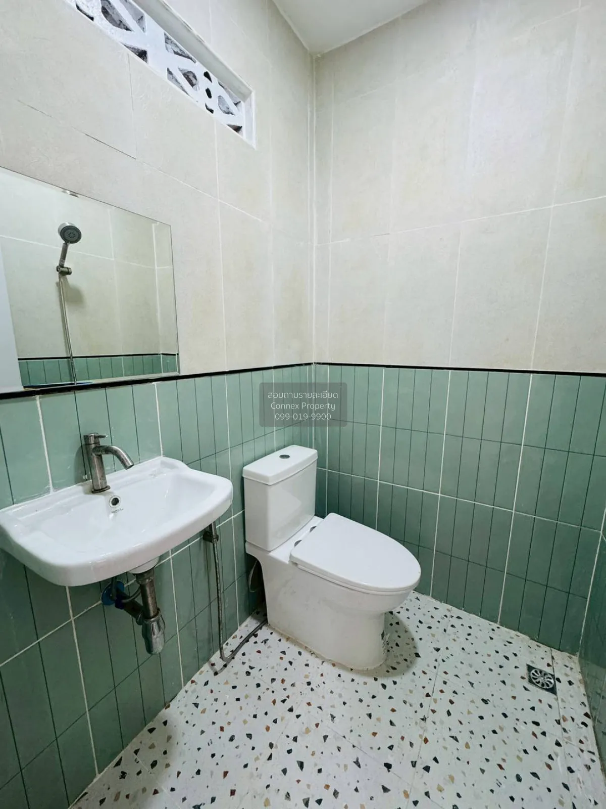 ขายทาวน์เฮ้าส์/ทาวน์โฮม  นิวเวิลด์วิลล์ หน้ากว้าง รีโนเวทใหม่ ละห