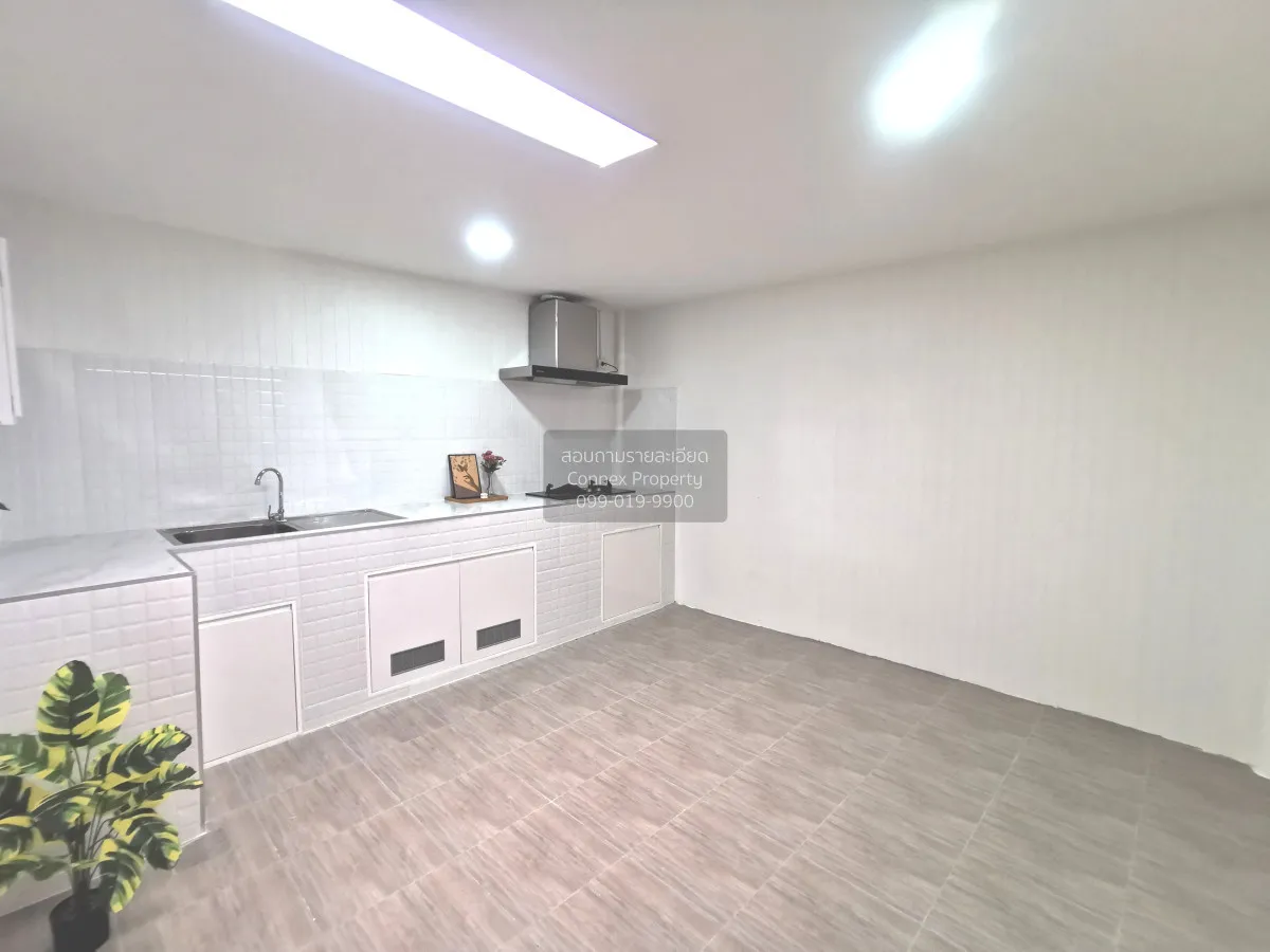 For Sale Townhouse/Townhome  , Baan Thanarom , Lat Sawai , Lam Lu