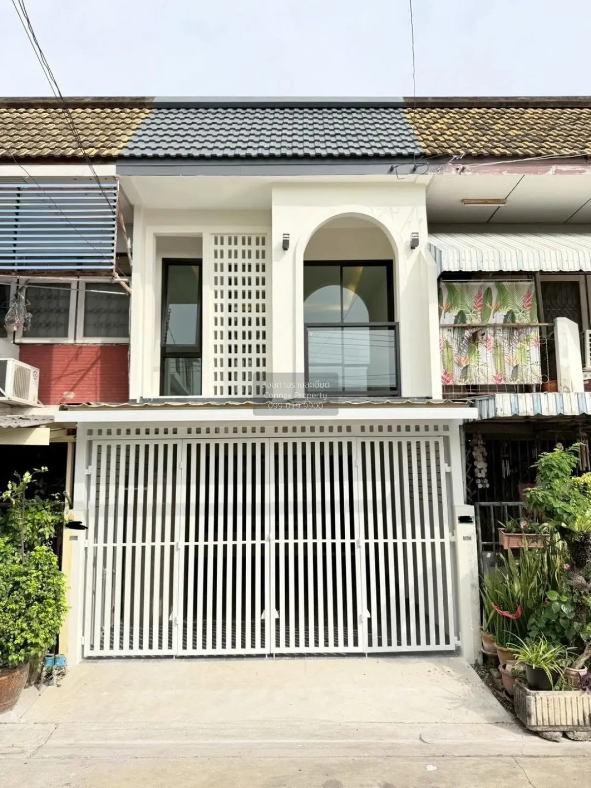 For Sale two-story townhouse ,Lat Pla Khao, Soi Senanikom 1 , Lat 1