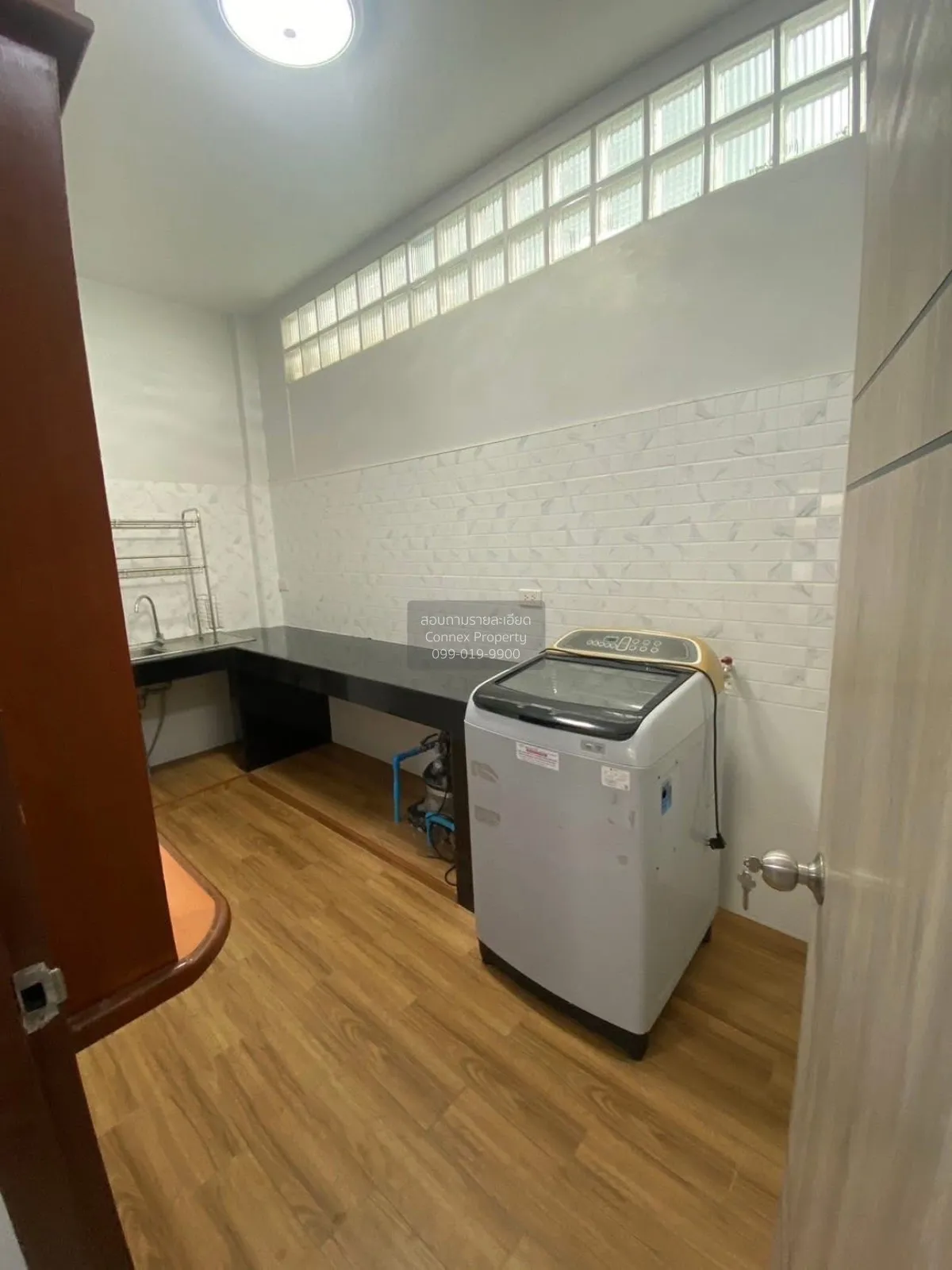 For Rent 3-storey townhouse, Soi Pracharat Bamphen 9 , Huai Khwan