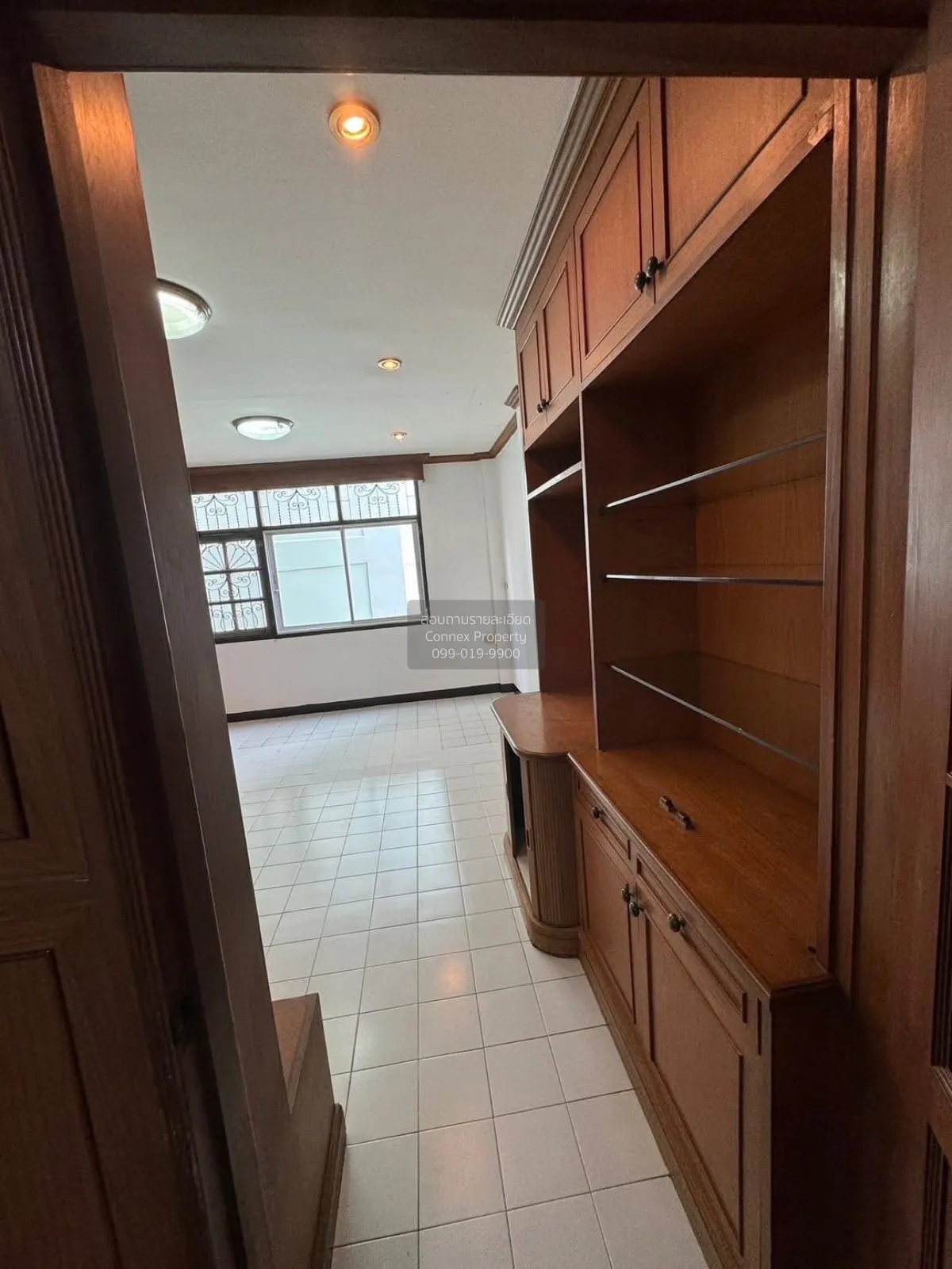 For Rent 3-storey townhouse, Soi Pracharat Bamphen 9 , Huai Khwan