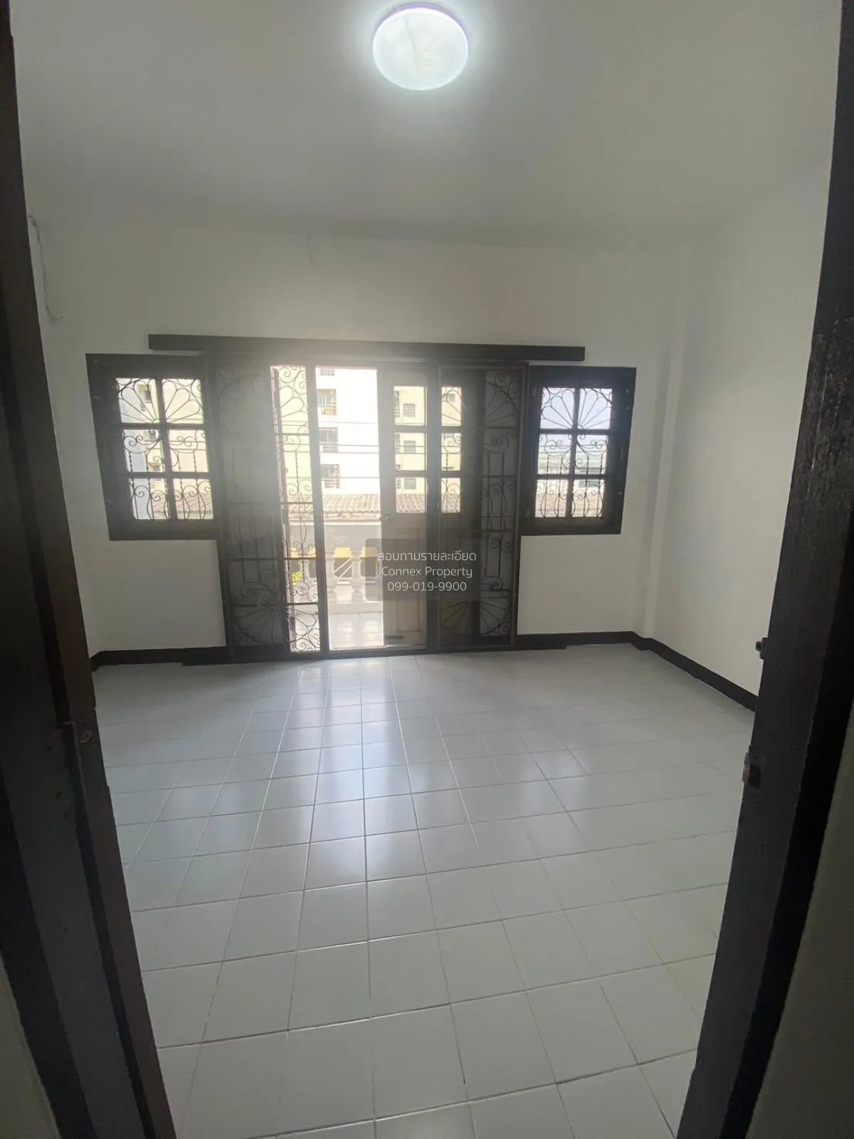 For Rent 3-storey townhouse, Soi Pracharat Bamphen 9 , Huai Khwan