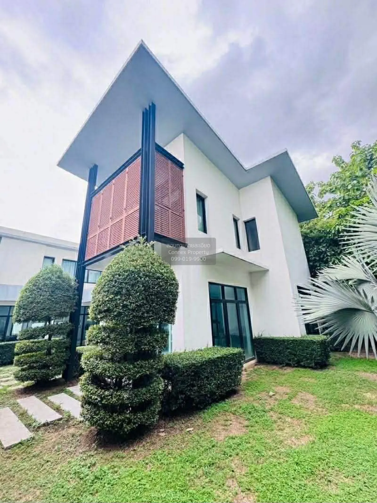 For Sale House Kanchanaphisek , wide frontage , Bang Ramat , Tali