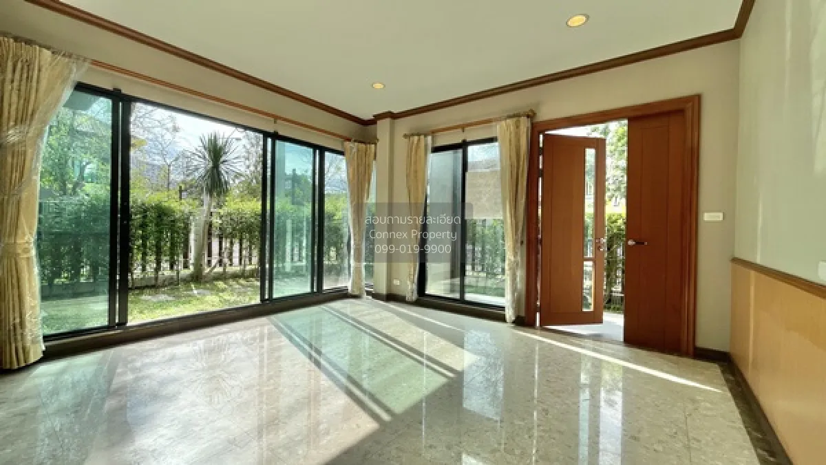 For Sale House , Life Bangkok Boulevard Ramintra 105 , corner uni