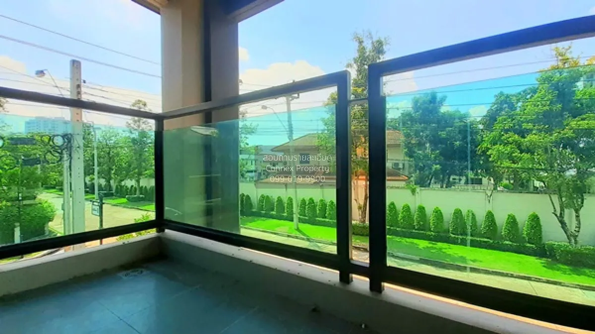 For Sale House , Life Bangkok Boulevard Ramintra 105 , corner uni