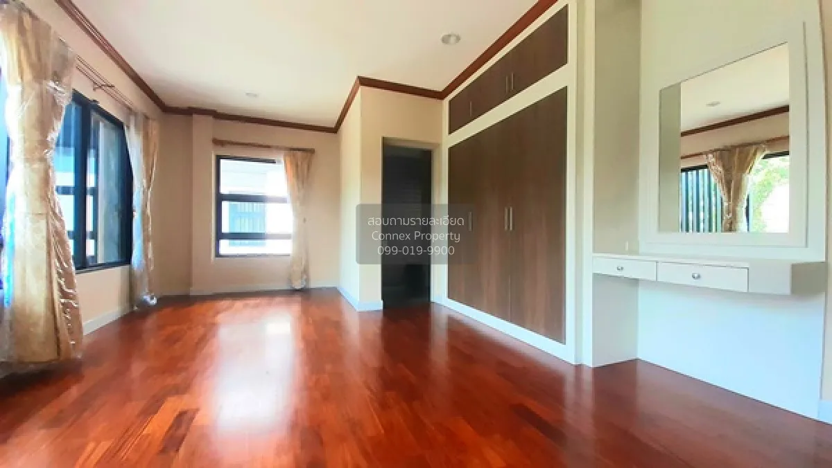 For Sale House , Life Bangkok Boulevard Ramintra 105 , corner uni