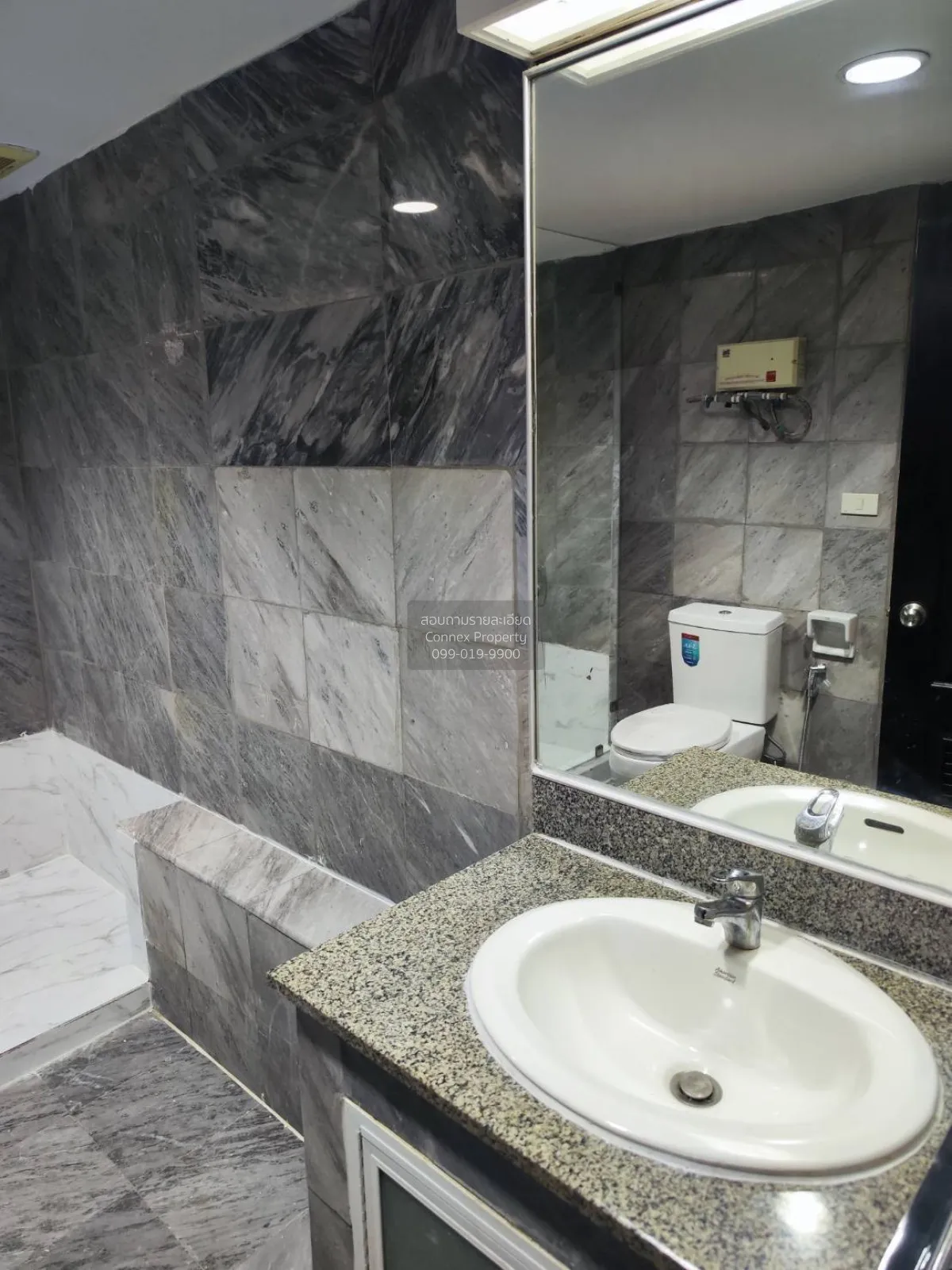 เช่าคอนโด  สเตท ทาวเวอร์ วิวสวย ชั้นสูง ห้องมุม หน้ากว้าง รีโนเวท