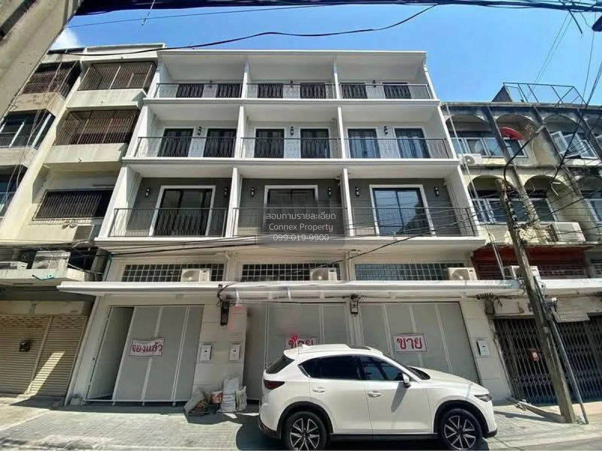 For Sale 4.5 - storey Commercial building 250 square meters Soi P 1