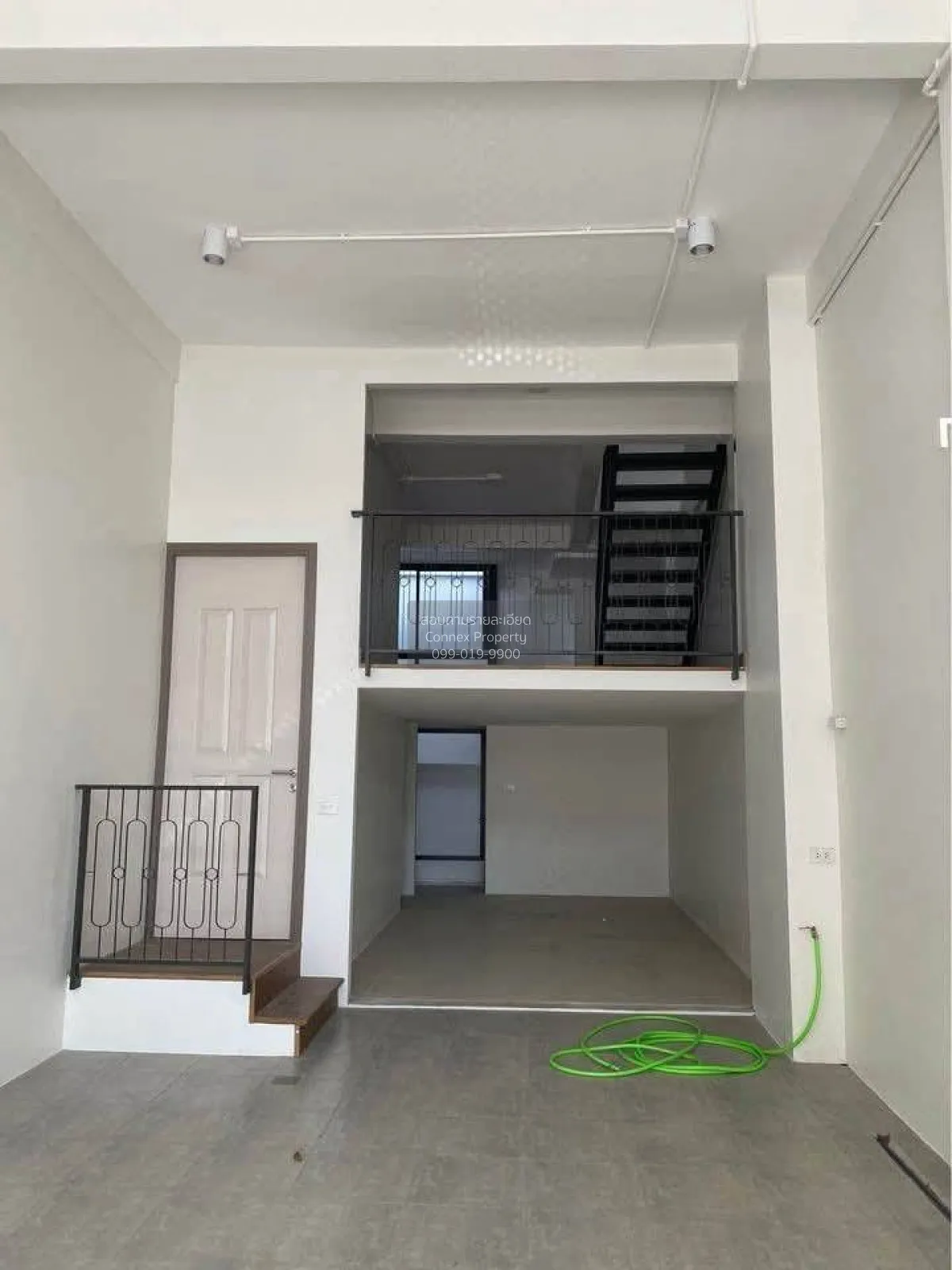 For Sale 4.5 - storey Commercial building 250 square meters Soi P 2