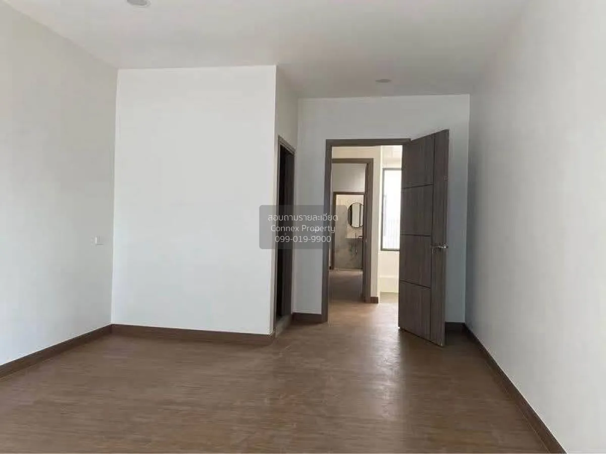 For Sale 4.5 - storey Commercial building 250 square meters Soi P