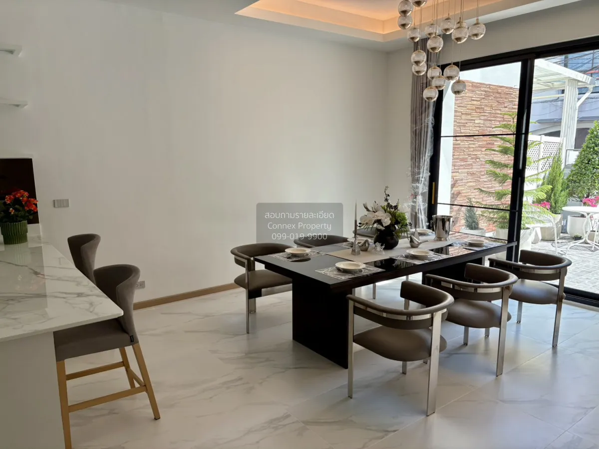 For Rent 4 - story townhouse 400 square meters Khlong Tan Nuea Wa