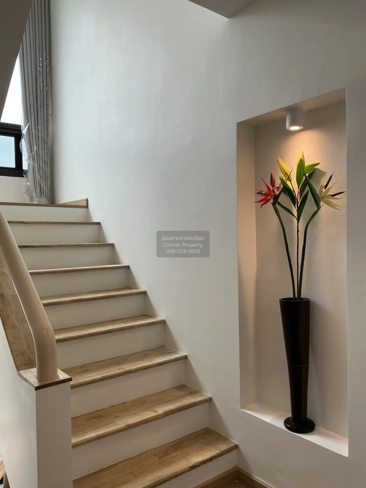 For Rent 4 - story townhouse 400 square meters Khlong Tan Nuea Wa