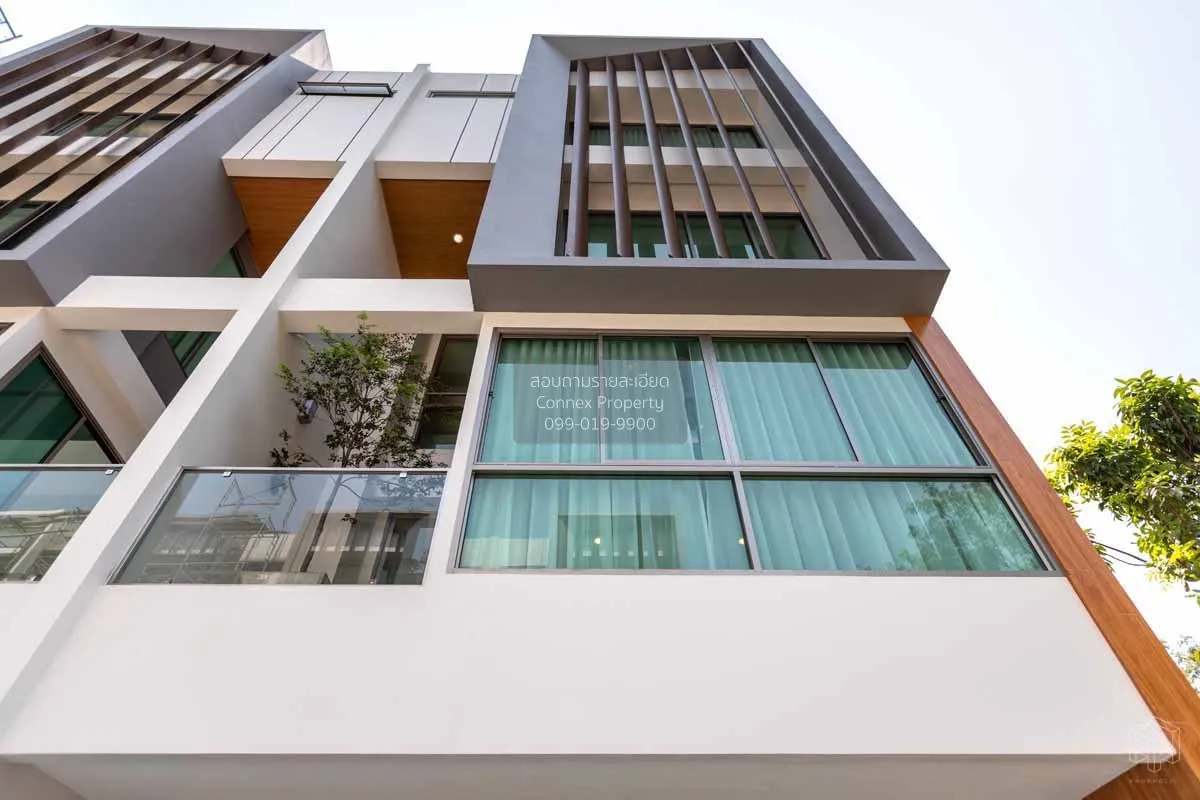 For Sale Townhouse/Townhome  , Qualitia Sukhumvit 62 , corner uni 2