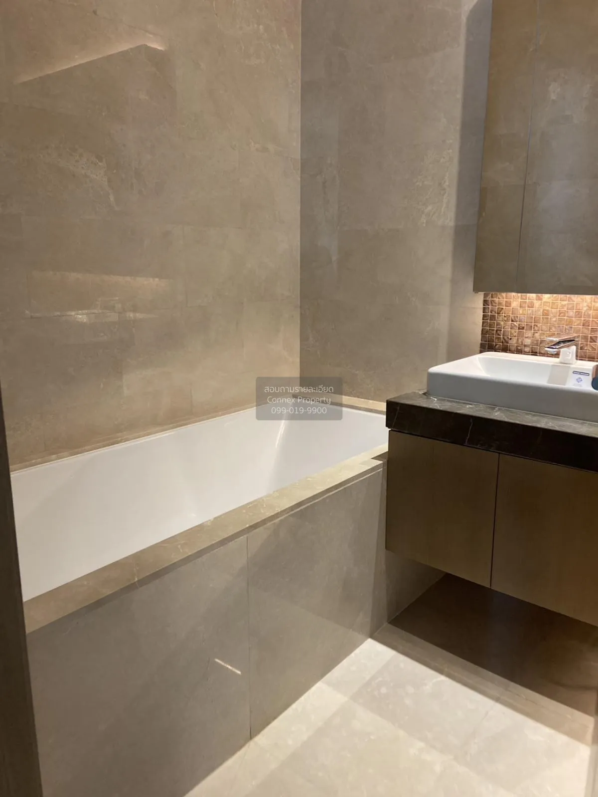 FOR RENT condo , Magnolias Ratchadamri Boulevard , BTS-Ratchadamr