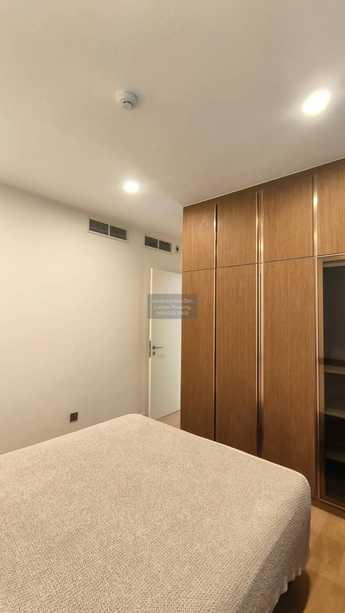 For Rent Condo , Holme Ekkamai 22 , corner unit , Khlong Tan Nuea