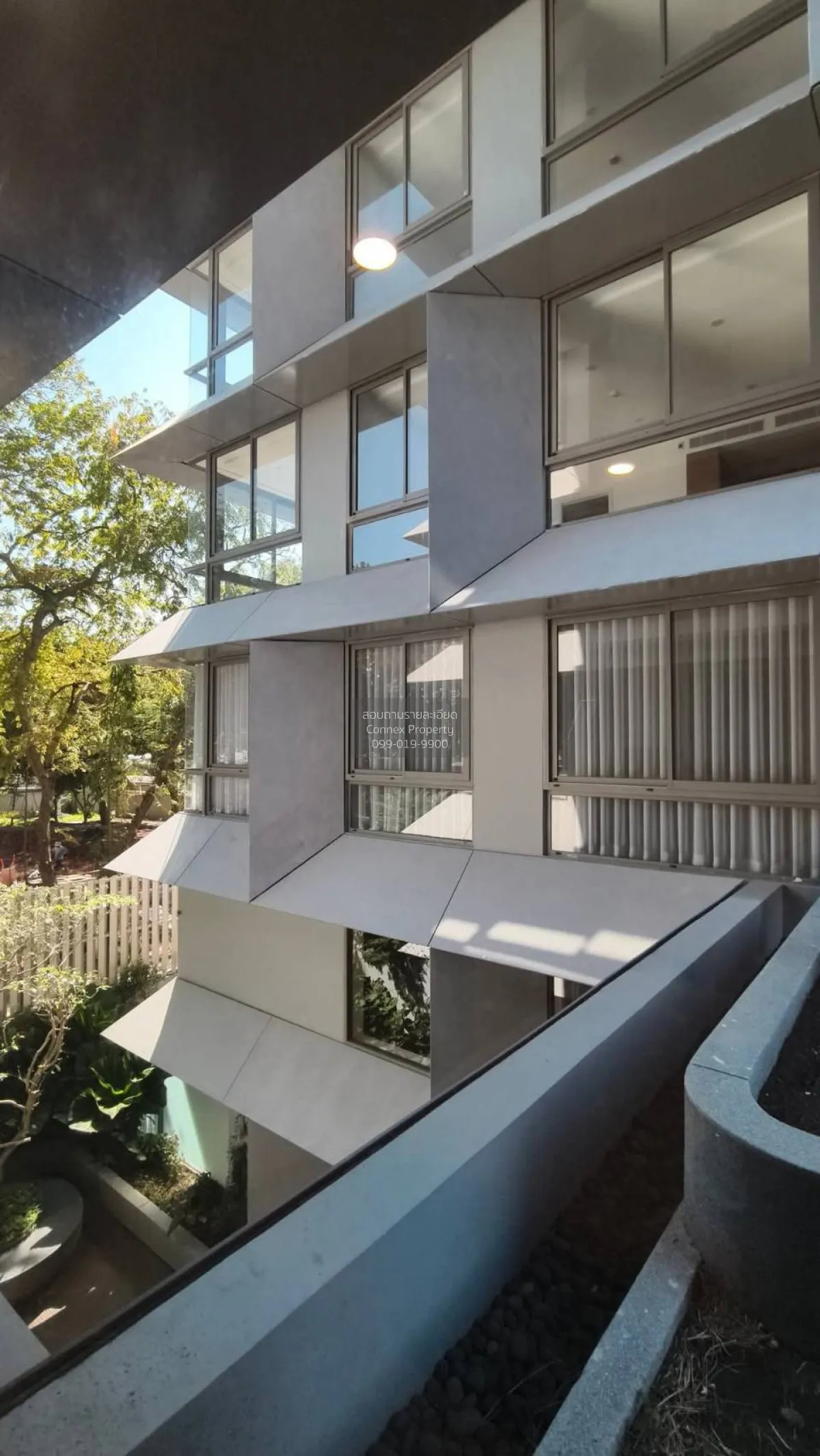 For Rent Condo , Holme Ekkamai 22 , corner unit , Khlong Tan Nuea