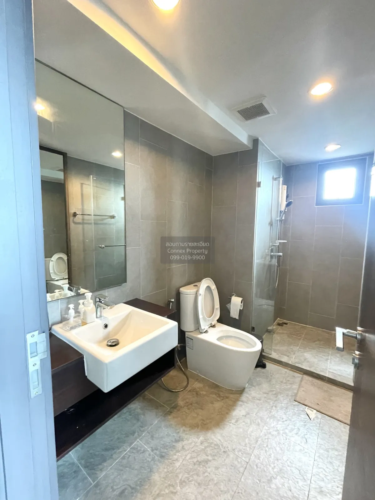 เช่าคอนโด  ซี เอกมัย ดูเพล็กซ์ BTS-เอกมัย คลองตันเหนือ เขต วัฒนา 