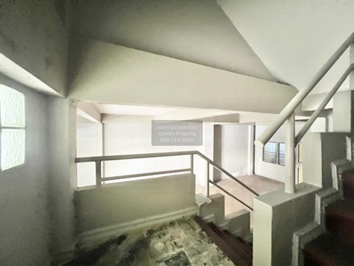 For Sale Townhouse/Townhome  , Baan Kasemsan , corner unit , MRT-