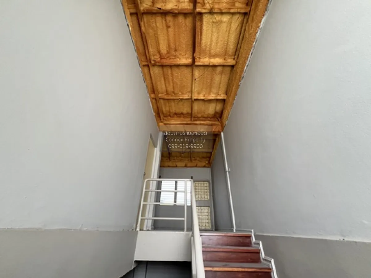 For Sale Townhouse/Townhome  , Baan Kasemsan , corner unit , MRT-