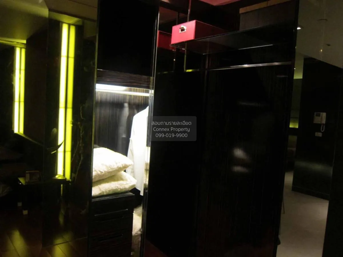 For Sale Condo , Manhattan Chidlom , corner unit , wide frontage  3