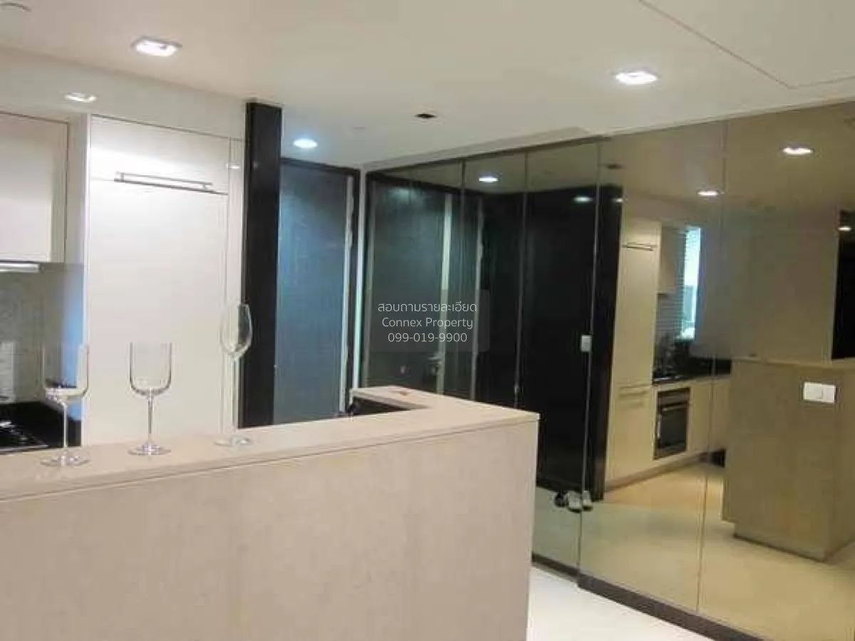 For Sale Condo , Manhattan Chidlom , corner unit , wide frontage 