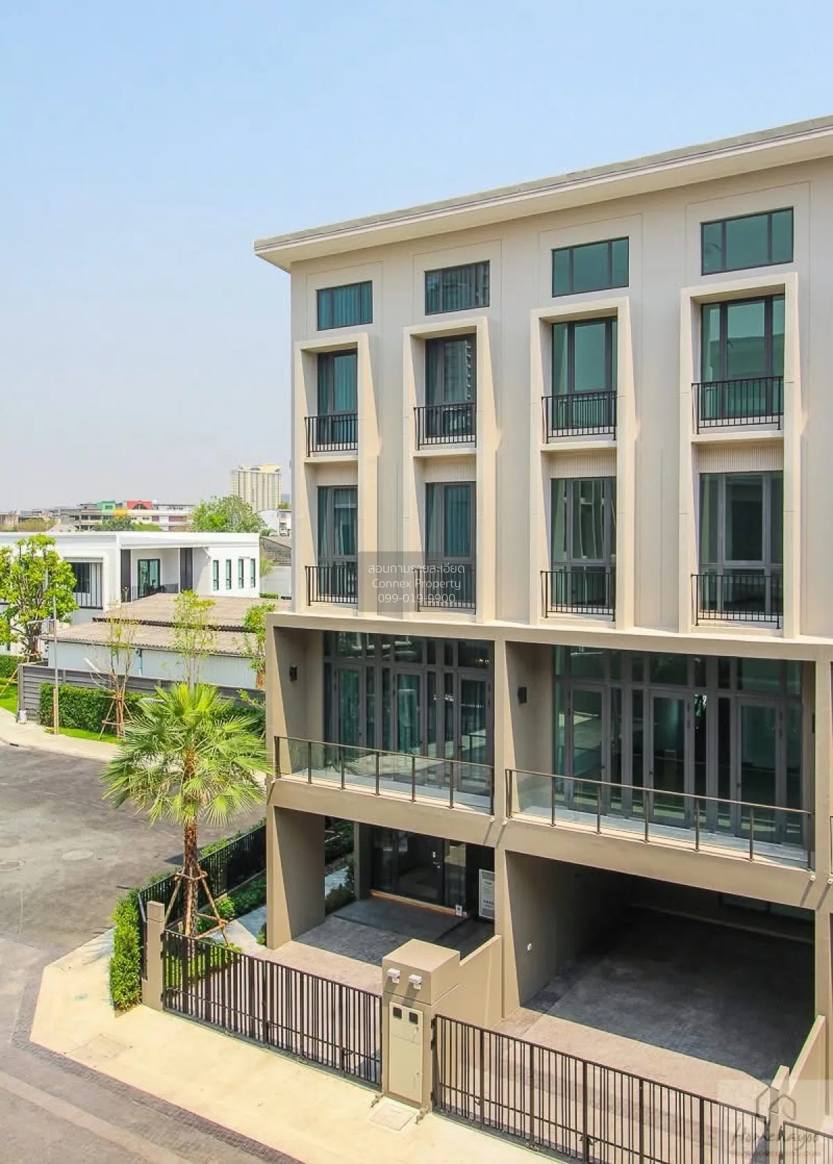 เช่าทาวน์เฮ้าส์/ทาวน์โฮม  พาทิโอ รัชโยธิน  ห้องมุม BTS-เสนานิคม  