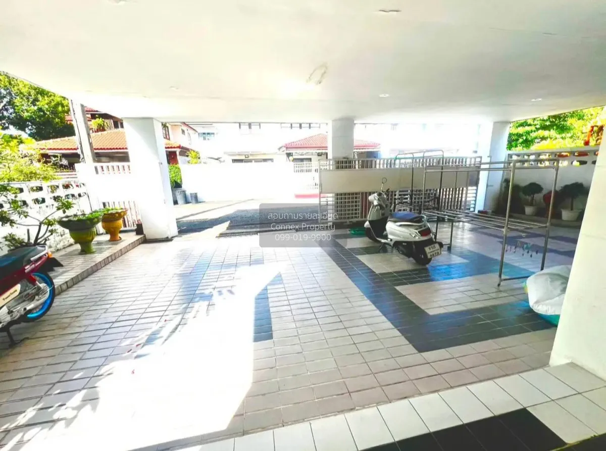 For Sale Two-story detached house, Soi Lad Pla Khao 10 , Chorakhe 2