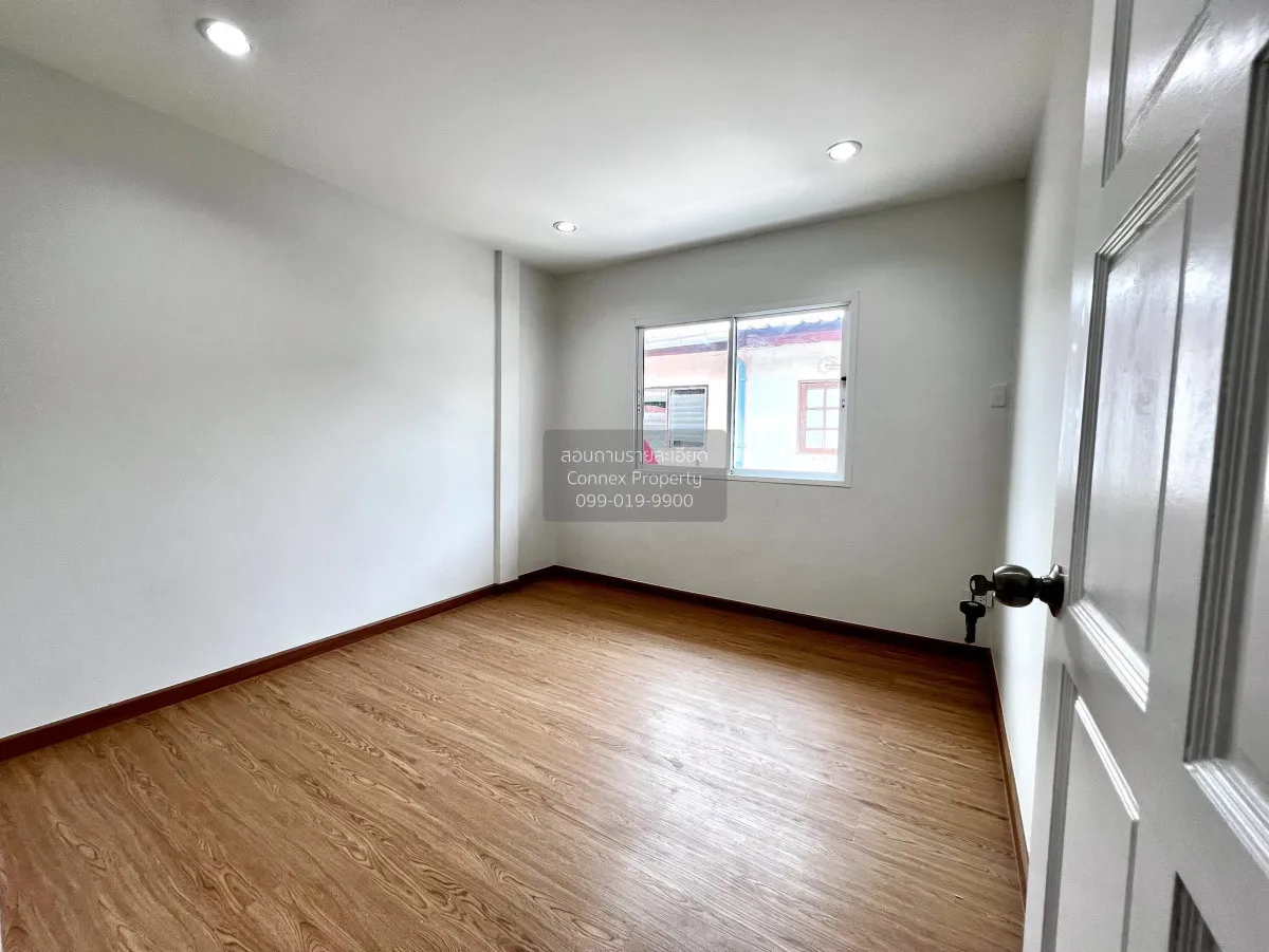 For Sale Townhouse/Townhome  , Loet Ubon 4 Village , Lat Phrao , 