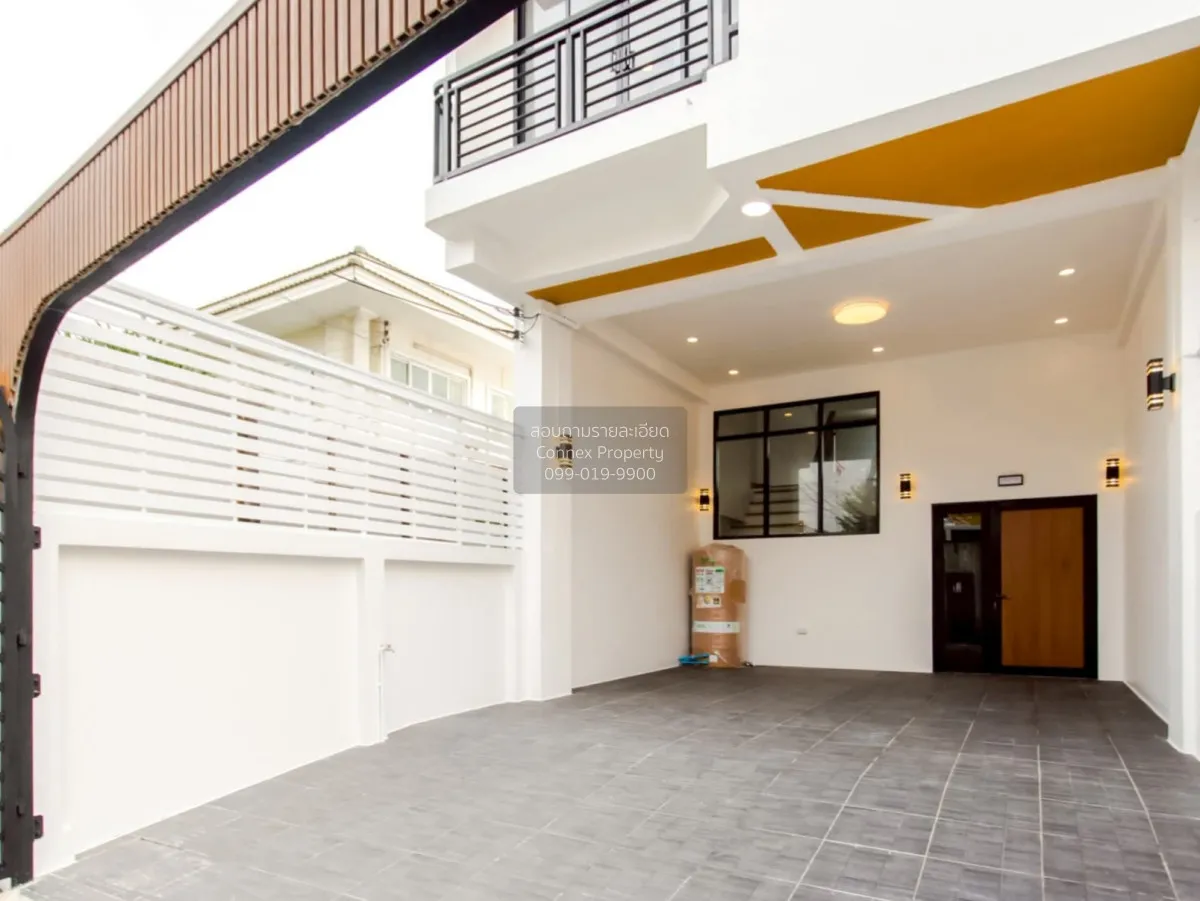 For Sale Townhome, 3-story, located on Ramintra Expressway, Pradi 3