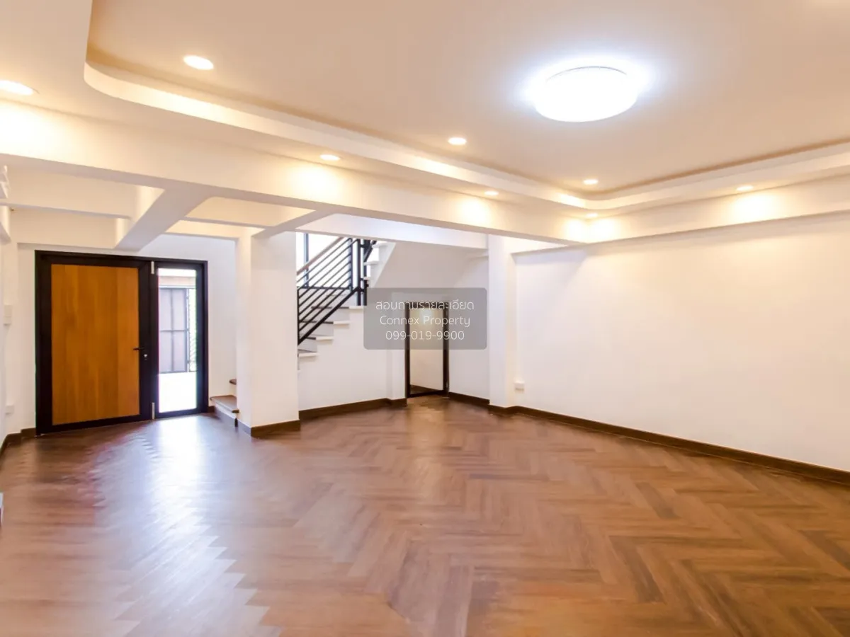 For Sale Townhome, 3-story, located on Ramintra Expressway, Pradi 4