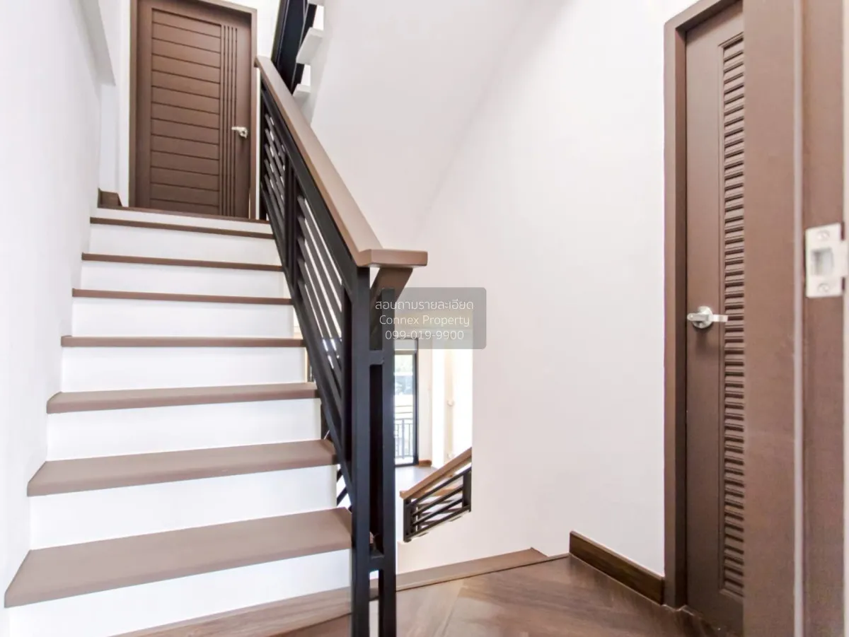 For Sale Townhome, 3-story, located on Ramintra Expressway, Pradi