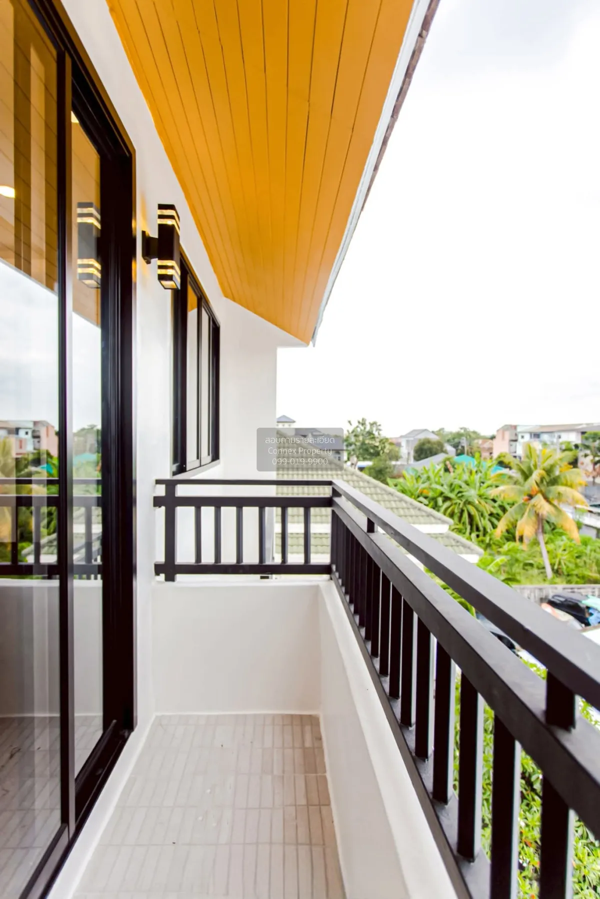 For Sale Townhome, 3-story, located on Ramintra Expressway, Pradi