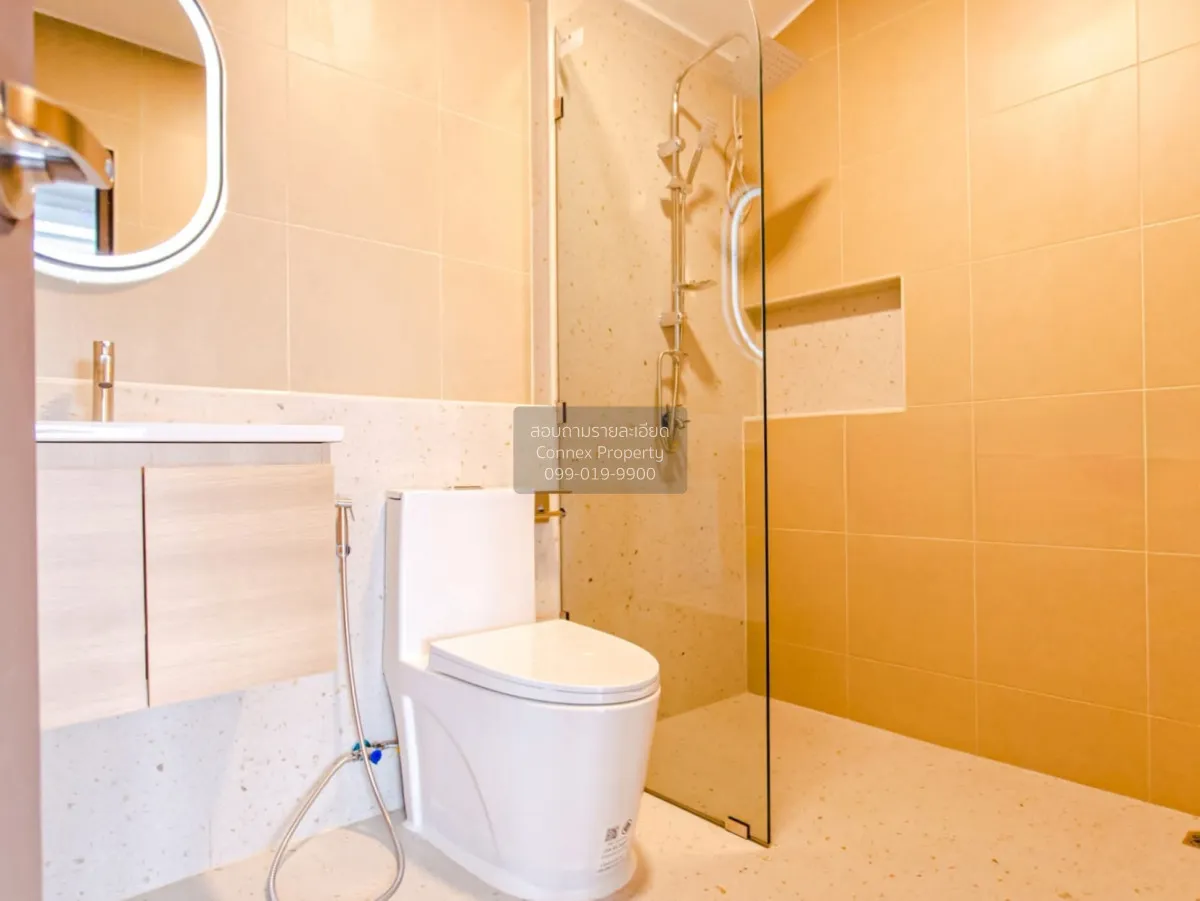 For Sale Townhome, 3-story, located on Ramintra Expressway, Pradi