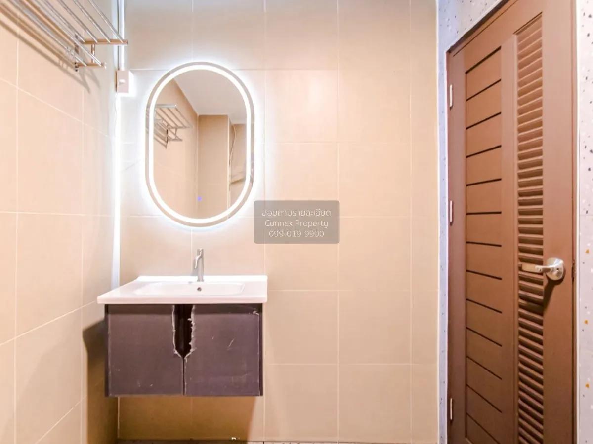 For Sale Townhome, 3-story, located on Ramintra Expressway, Pradi