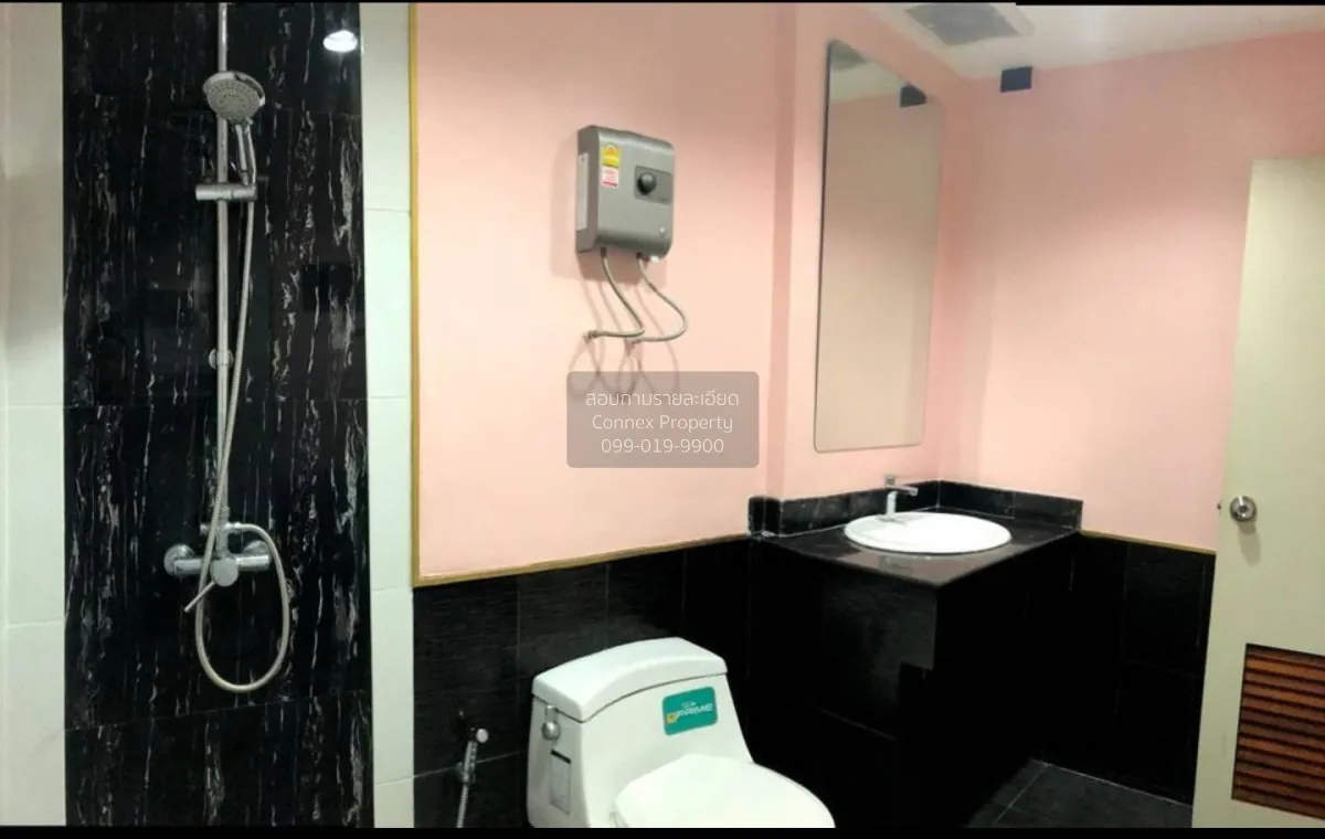 เช่าทาวน์เฮ้าส์/ทาวน์โฮม  วอร์เรน แมนชั่น 2 รีโนเวทใหม่ ลาดยาว เข