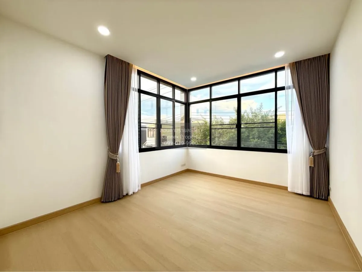 For Sale House , The Season Phetkasem 69 , corner unit , Nong Kha