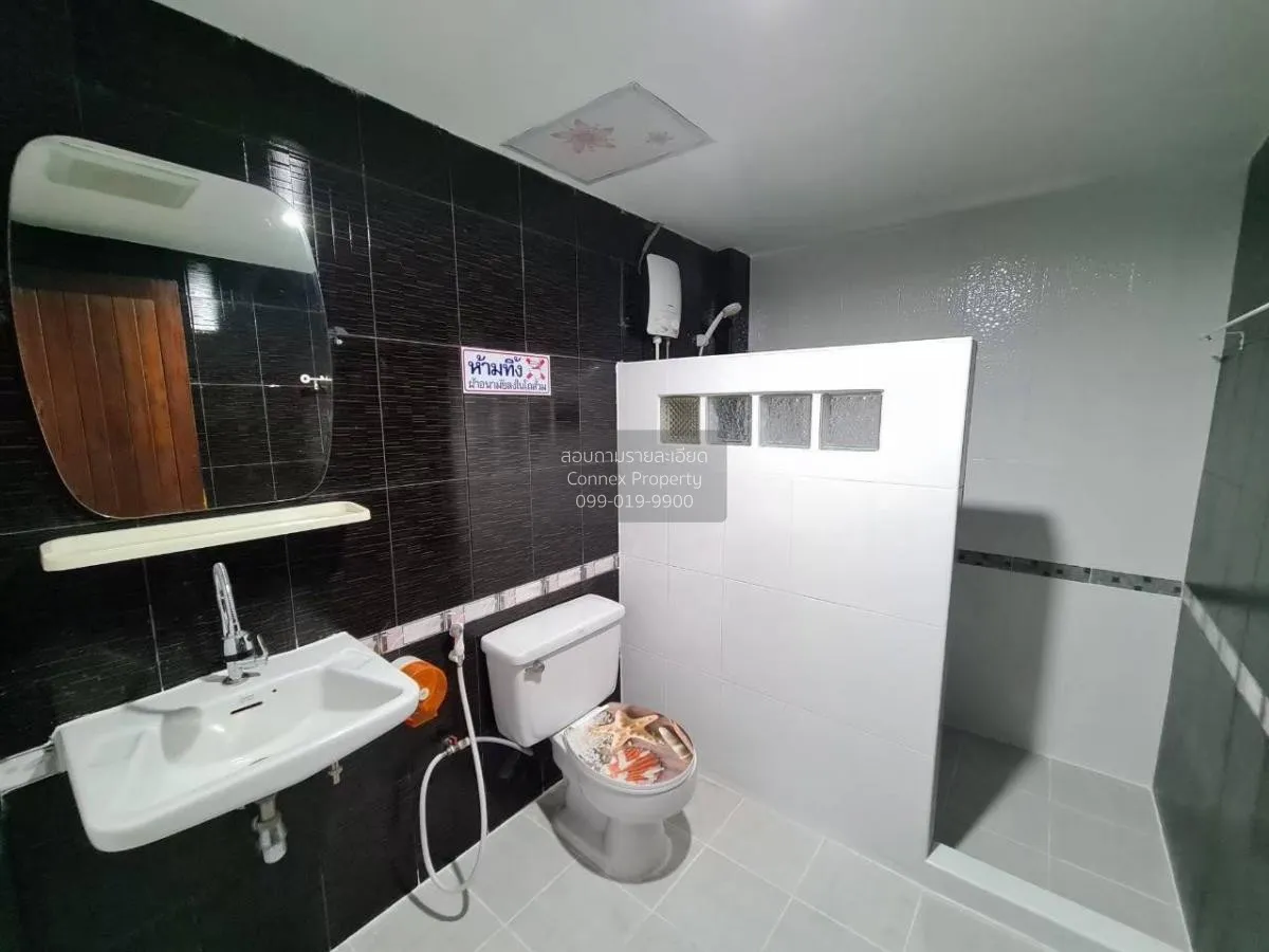 Apartment for Sale: 4.5-Story Building near BTS Udom Suk (Sukhumv