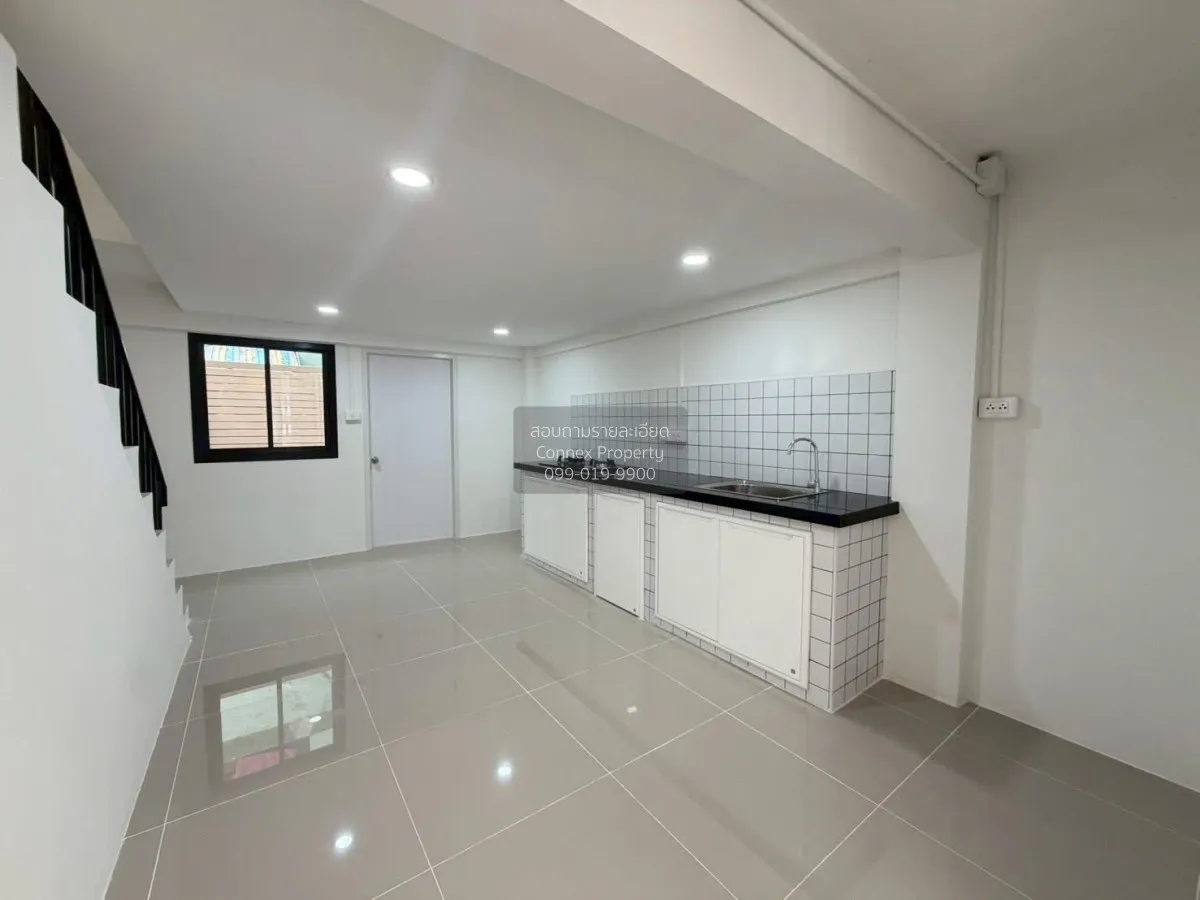 For Sale  3.5-storey commercial building, Suksawat78  ,Samutpraka