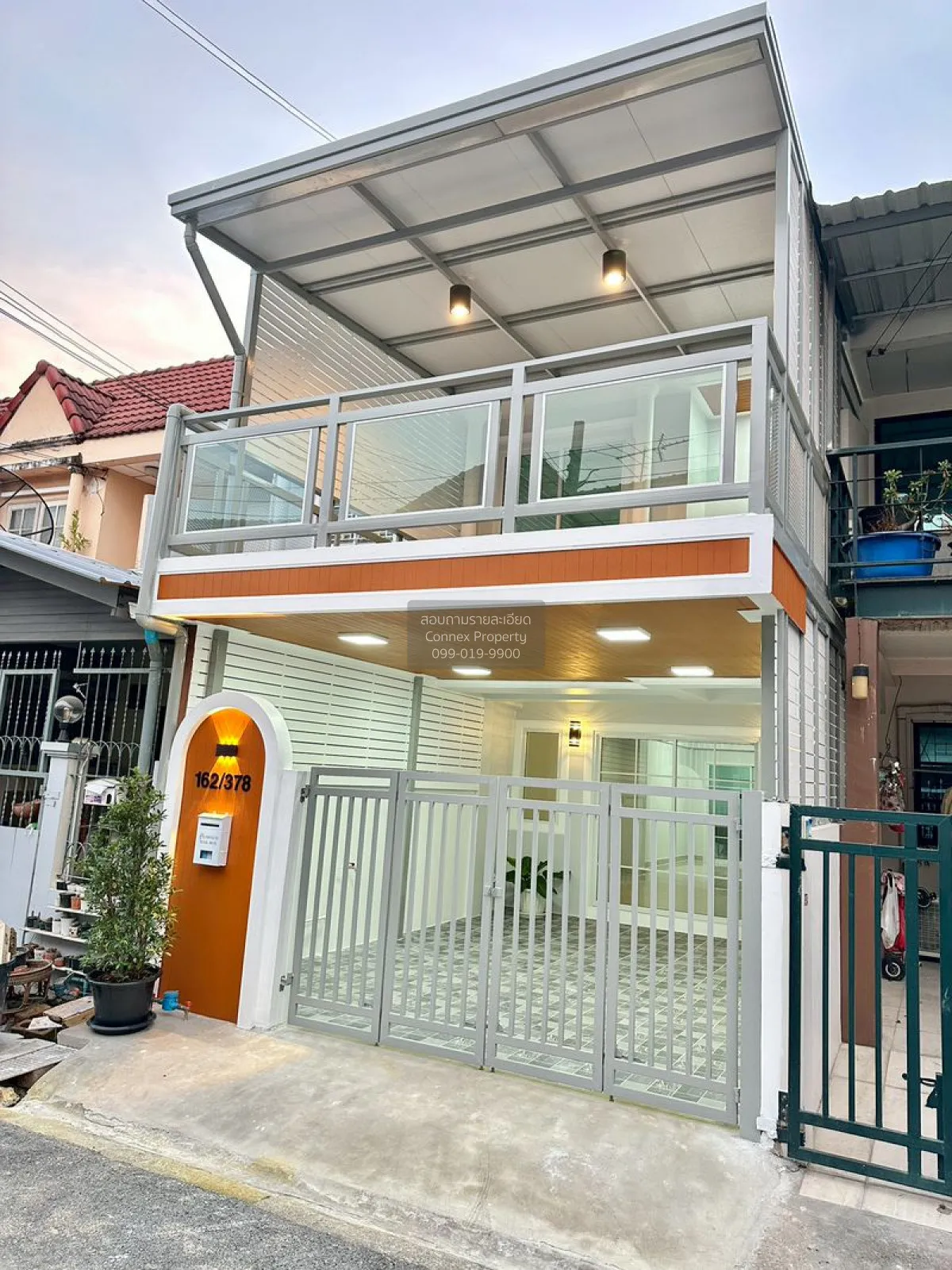 For Sale Townhouse/Townhome  , Por. Pasuk Nives , MRT-Khong Bang  2